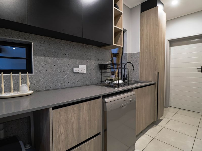 Bidding to start from R1950000!! Live Luxury Auction! Modern Upscale Family Home in Lifestyle Estate - Photo 10