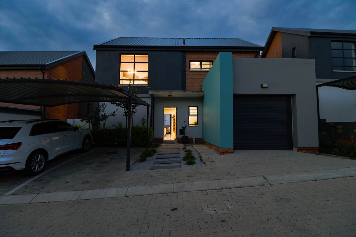 Bidding to start from R1950000!! Live Luxury Auction! Modern Upscale Family Home in Lifestyle Estate - Photo 2