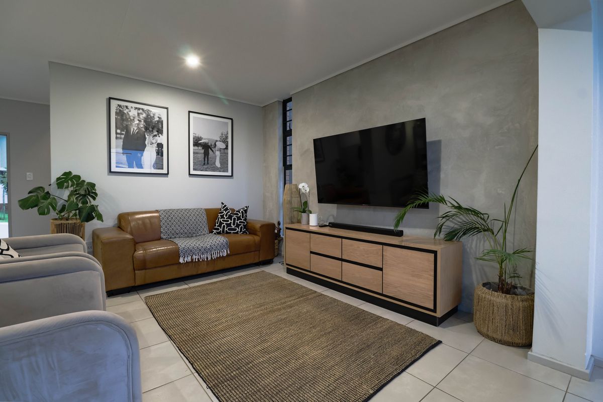 Bidding to start from R1950000!! Live Luxury Auction! Modern Upscale Family Home in Lifestyle Estate - Photo 5