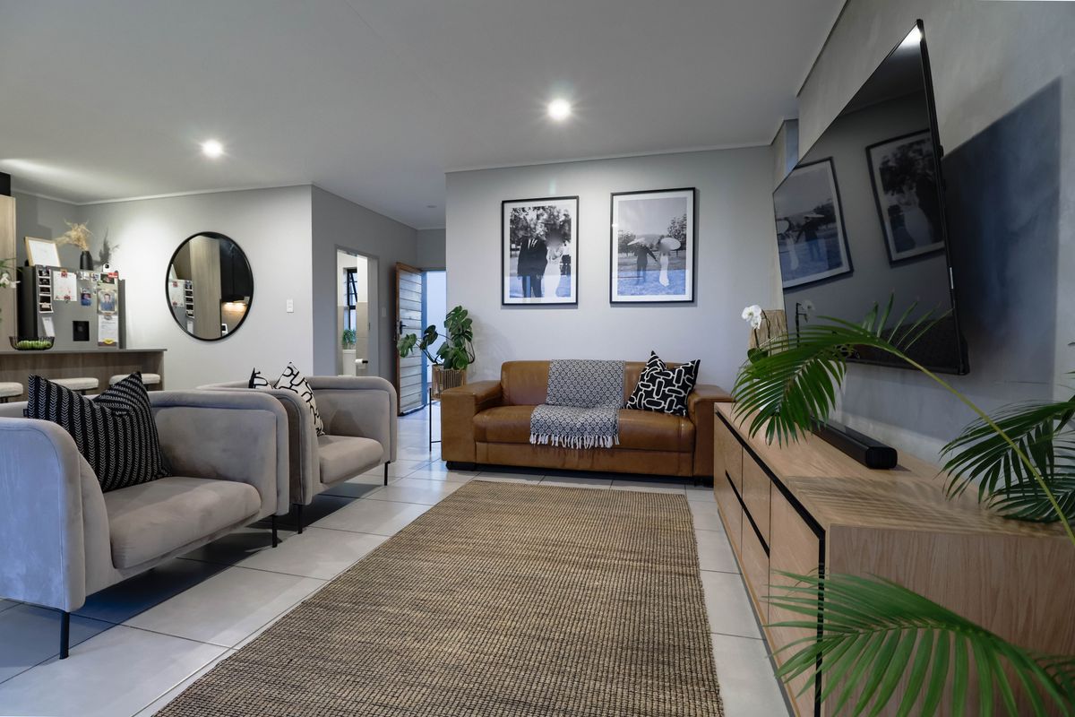 Bidding to start from R1950000!! Live Luxury Auction! Modern Upscale Family Home in Lifestyle Estate - Photo 4