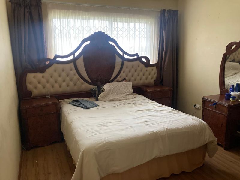 Well-Priced Property Near Government Offices – Spacious & Full of Potential - Photo 4