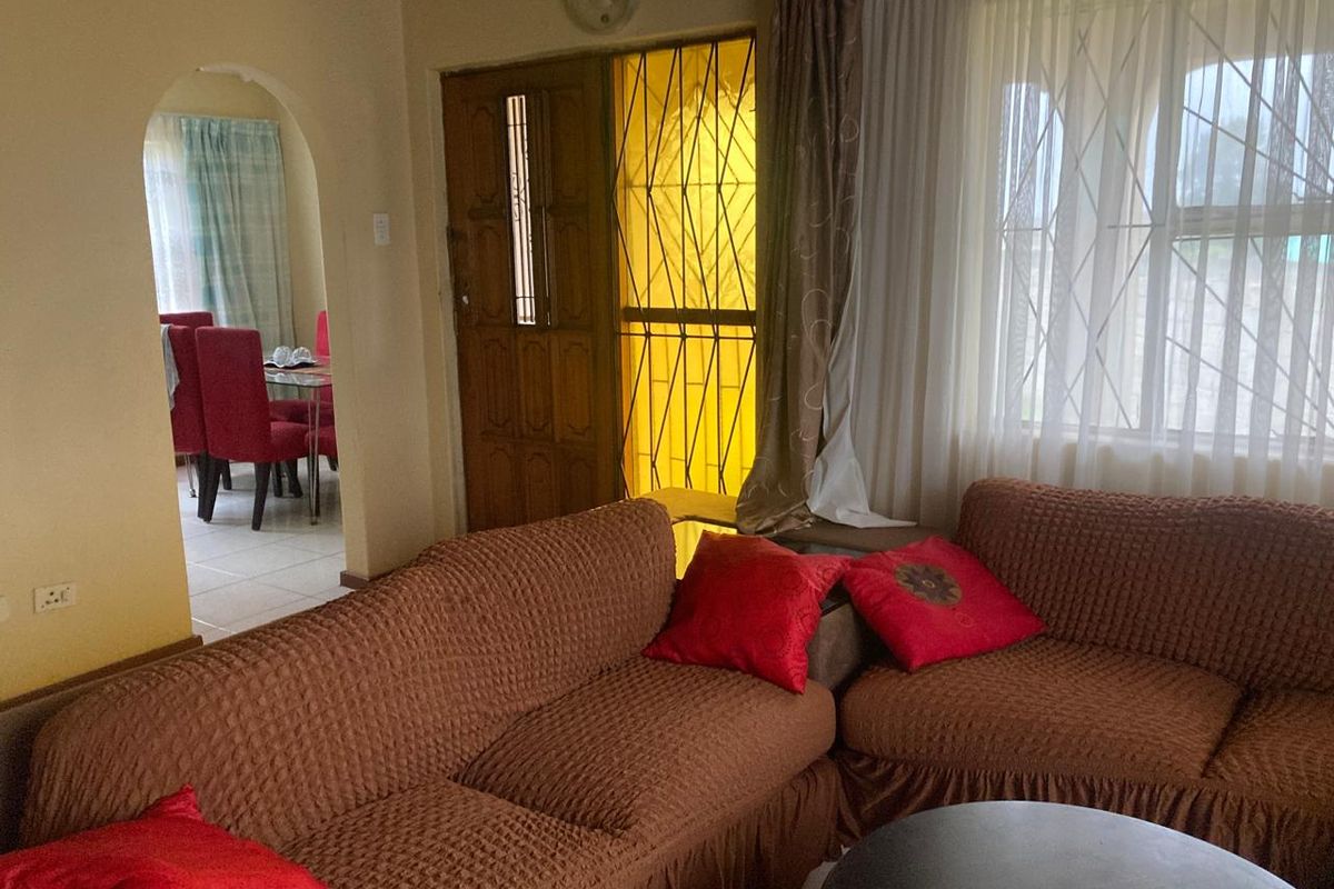 Well-Priced Property Near Government Offices – Spacious & Full of Potential - Photo 2