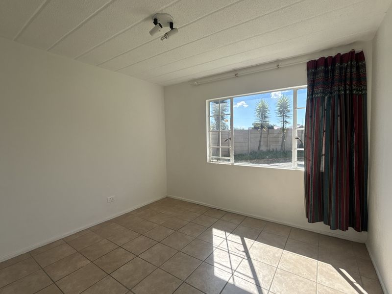 Welcome to this beautifully revamped corner unit In Boksburg - Photo 10