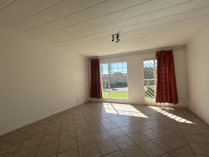 Welcome to this beautifully revamped corner unit In Boksburg - Photo 3