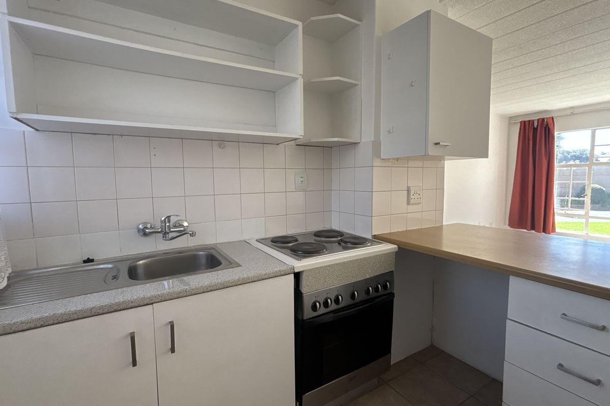 Welcome to this beautifully revamped corner unit In Boksburg - Photo 4