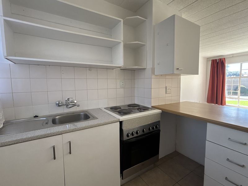 Welcome to this beautifully revamped corner unit In Boksburg - Photo 4