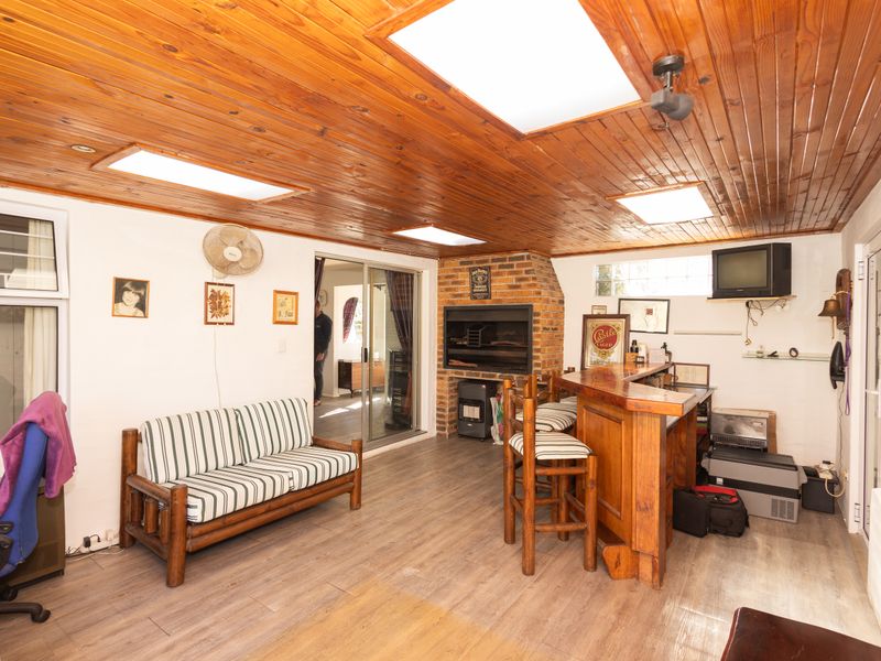 House For Sale In Goodwood - Photo 10