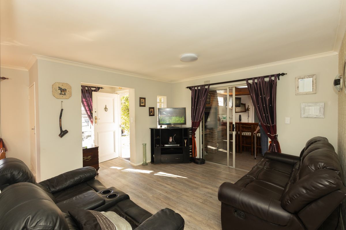 House For Sale In Goodwood - Photo 2