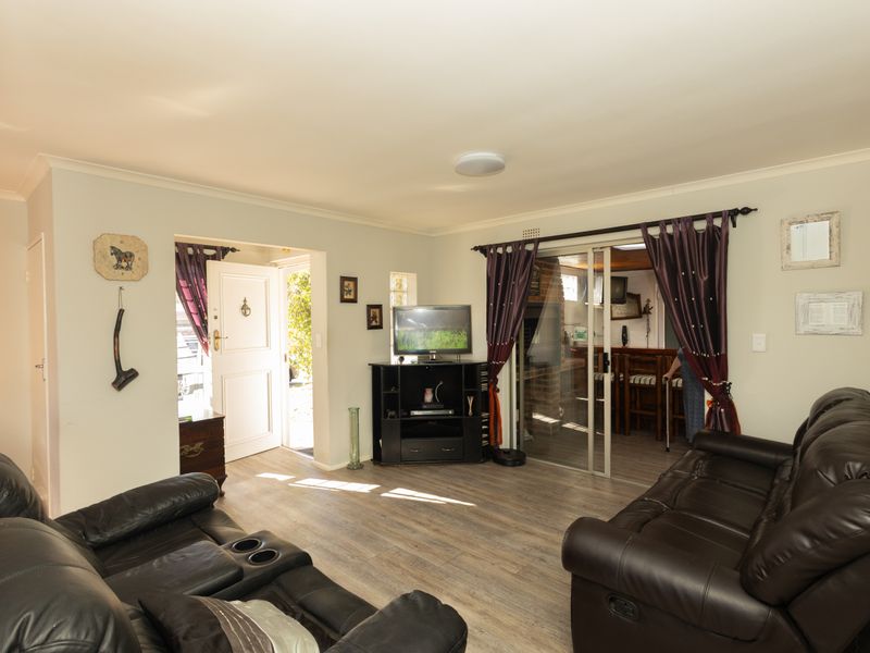 House For Sale In Goodwood - Photo 2