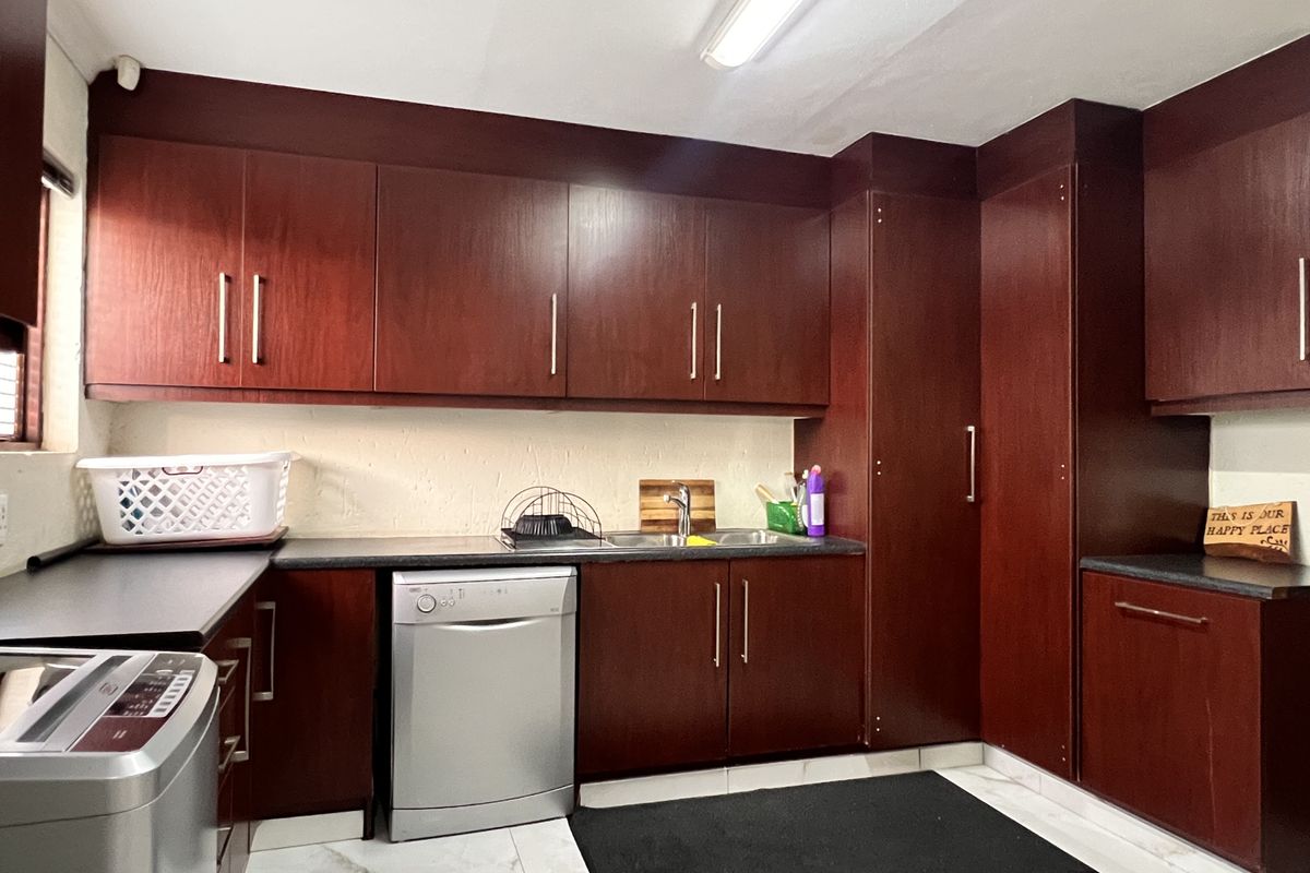 A Masterpiece of Sophistication, Style & Space - Photo 5