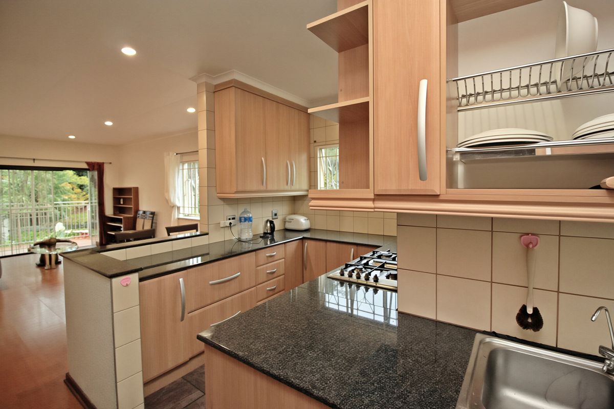 Spacious and Secure 3.5 Bedroom Apartment with Modern Finishes For Sale in Bruma Lake Village, Bruma - Photo 5