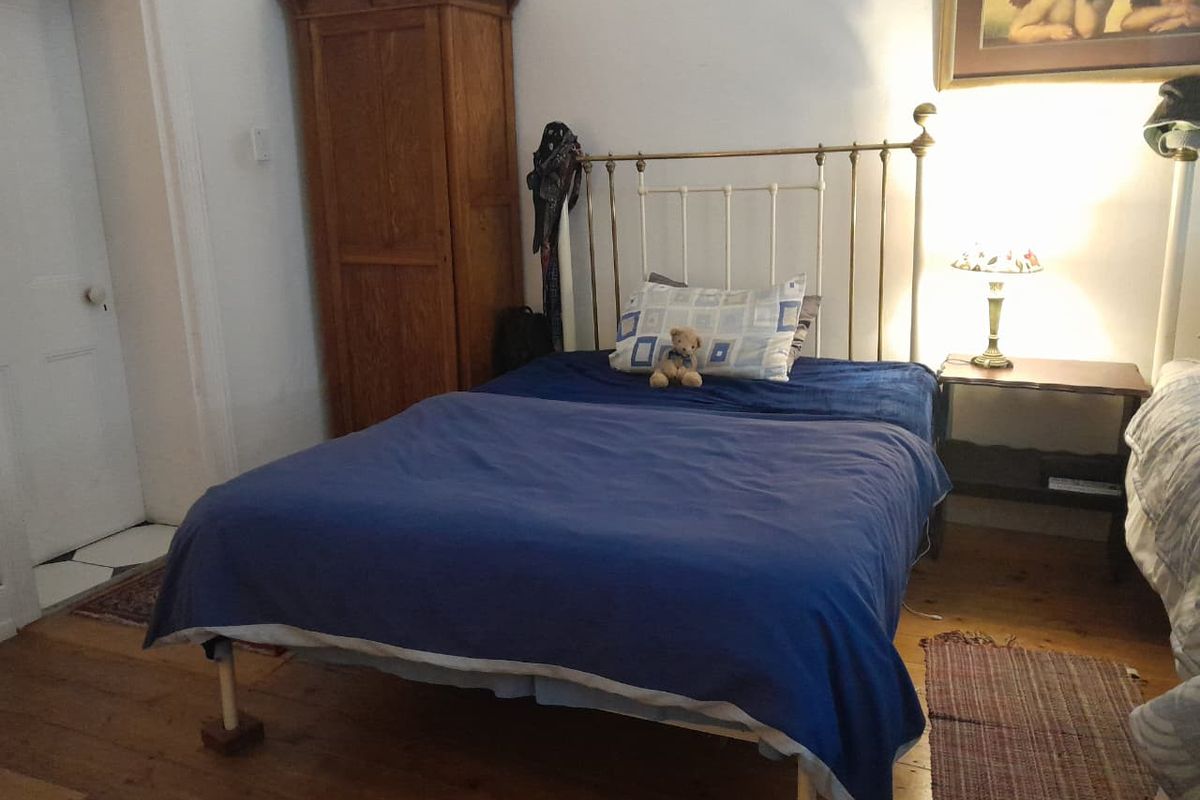 Room share in all girls digs - Photo 5