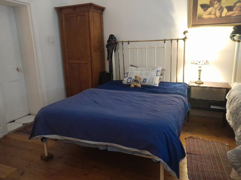 Room share in all girls digs - Photo 5