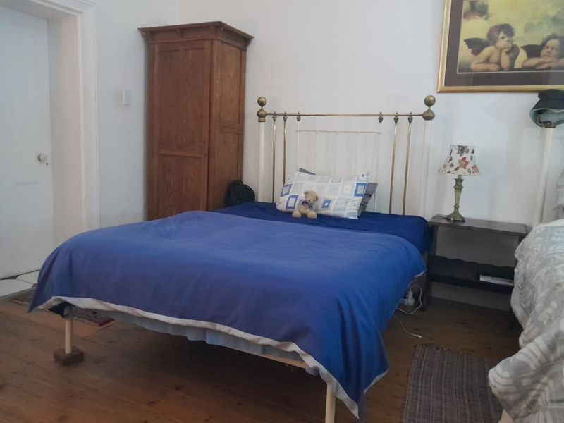 Room share in all girls digs - Photo 10