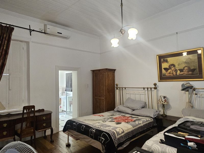 Room share in all girls digs - Photo 3