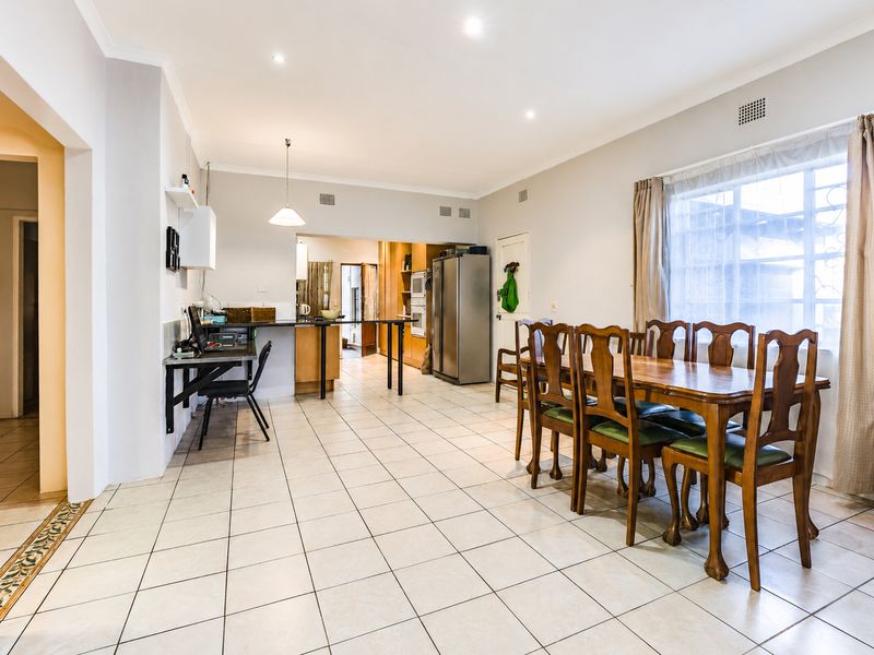 6 Bedroom Investment Property for sale in Lyttelton Manor (including 3 flatlets) - Photo 9