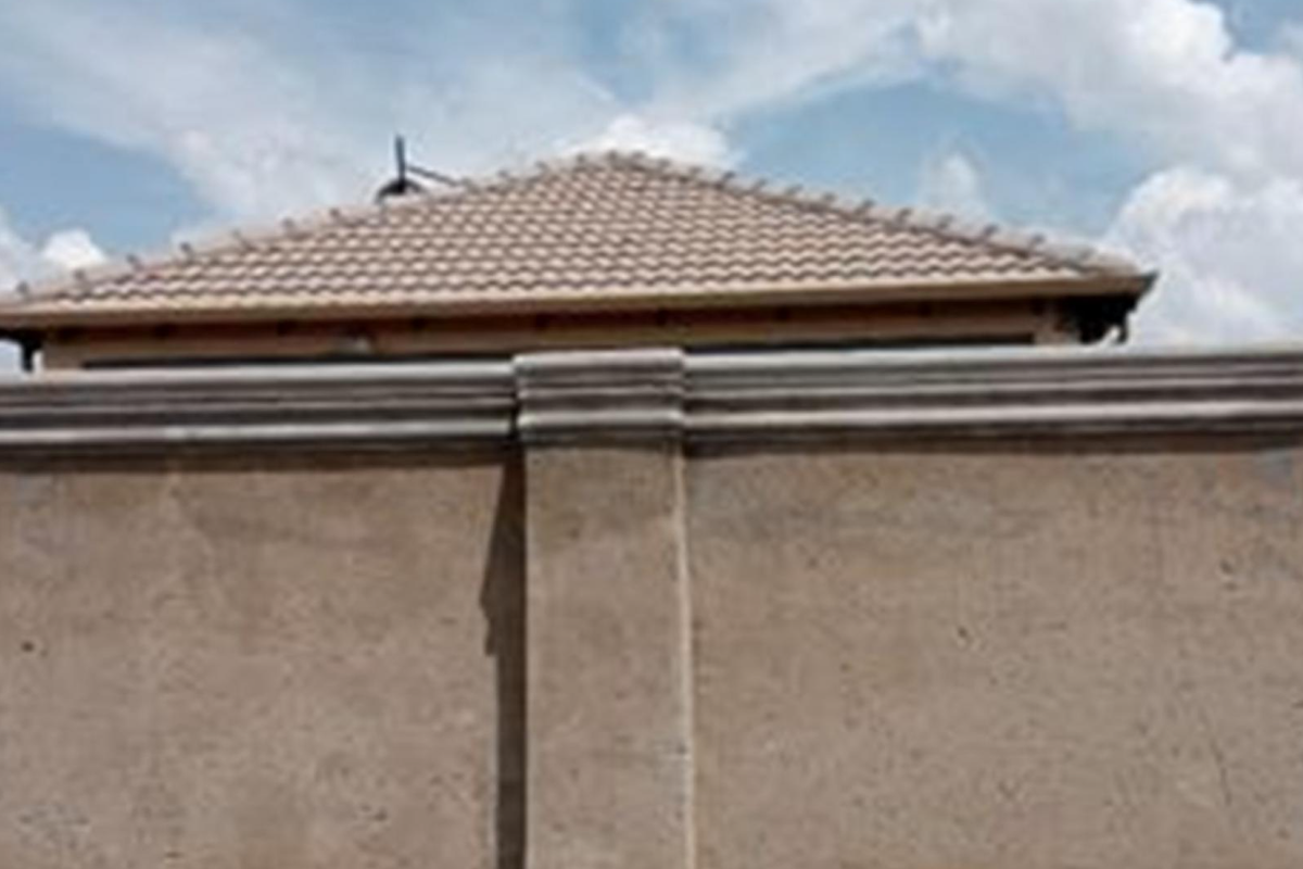 Pre-Hammer SALE– SECURE this property before auction through a normal Offer to Purchase - Photo 2