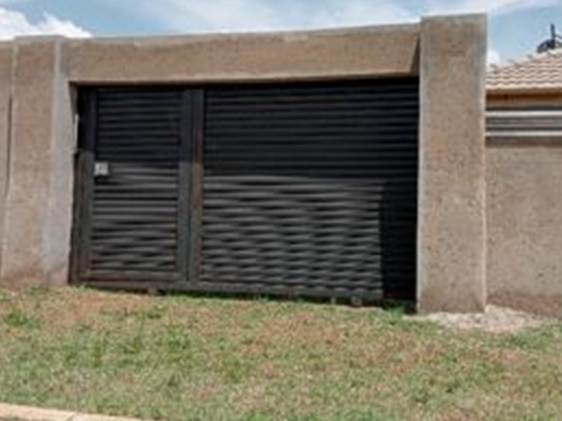 Pre-Hammer SALE– SECURE this property before auction through a normal Offer to Purchase - Photo 3