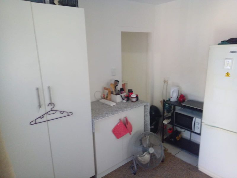 Room with own bathroom in a beautiful garden. - Photo 2