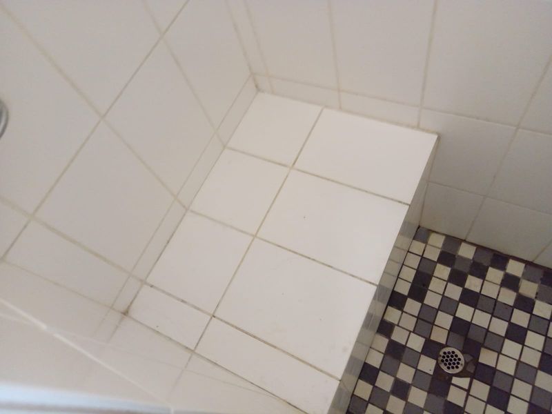 Room with own bathroom in a beautiful garden. - Photo 7