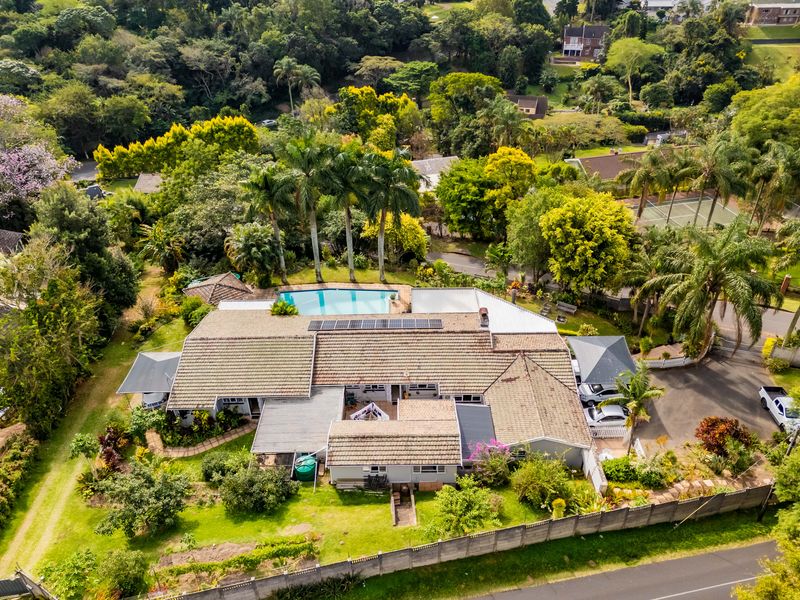 Cowies Hill Estate Entertainer’s Dream. Multi-Gen Living. Dual Access and Energy Efficient! - Photo 4