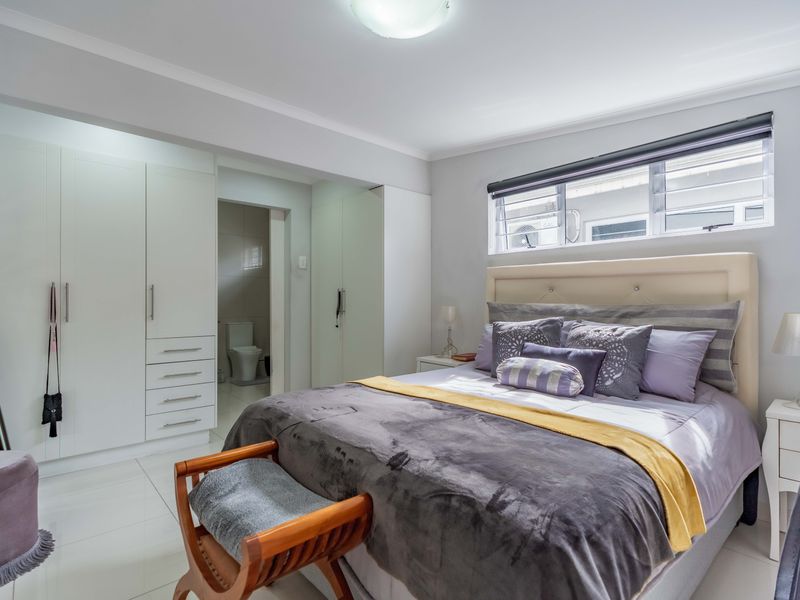 Cowies Hill Estate Entertainer’s Dream. Multi-Gen Living. Dual Access and Energy Efficient! - Photo 10
