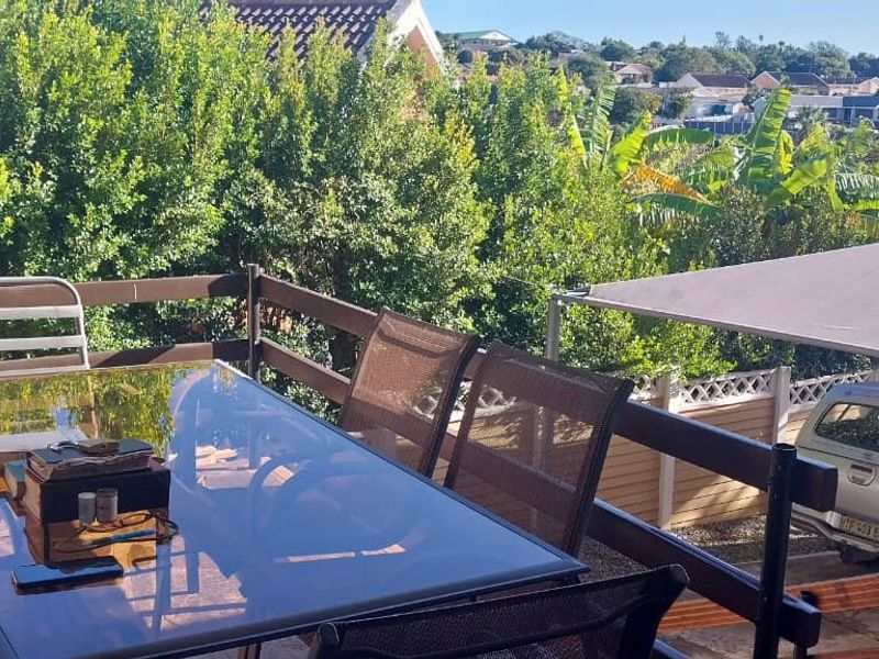 4 Bedroom family home with a seperate one bedroom flatet and swimming pool - Photo 5