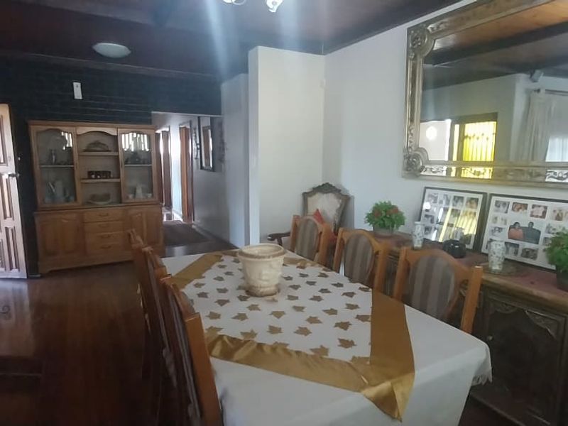 4 Bedroom family home with a seperate one bedroom flatet and swimming pool - Photo 10