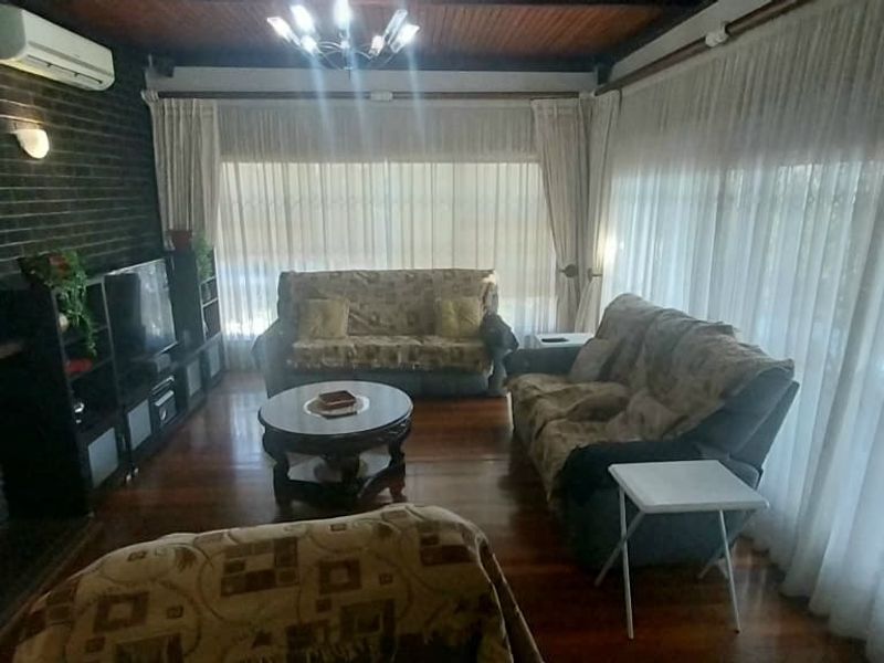 4 Bedroom family home with a seperate one bedroom flatet and swimming pool - Photo 8