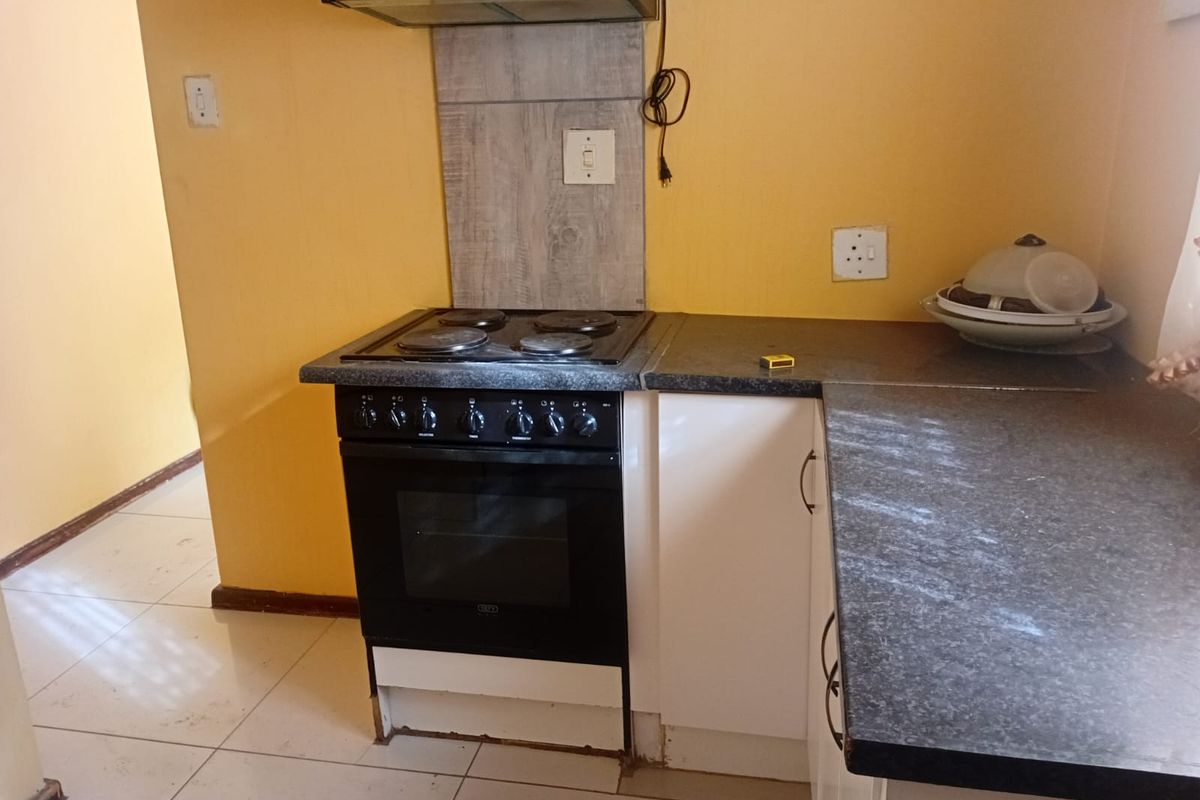 Secure 3-Bedroom Family Home in Mmabatho - Photo 4