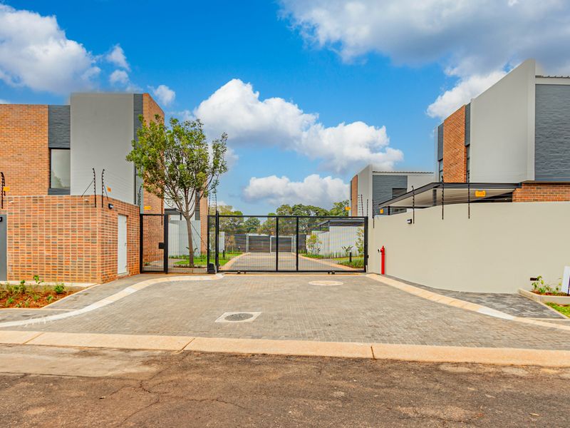 A statement in modern luxury - where space, style, and living come together - Photo 4