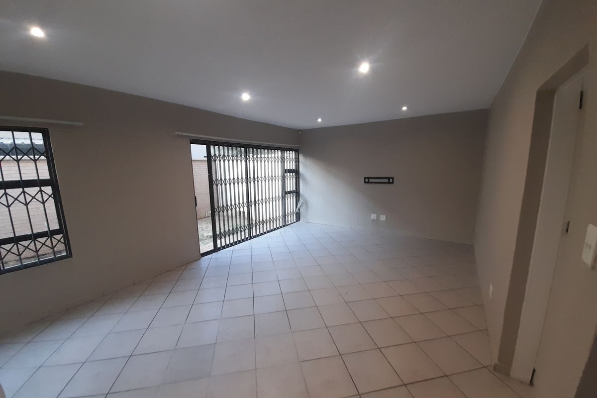 Duplex Townhouse @ R13,250 - Photo 2