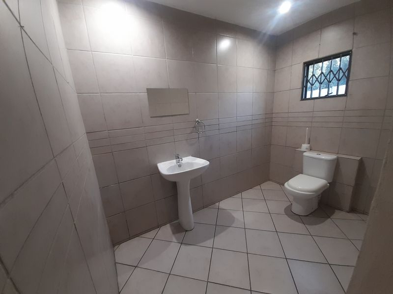 Duplex Townhouse @ R13,250 - Photo 5