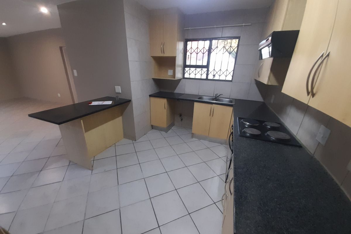 Duplex Townhouse @ R13,250 - Photo 4