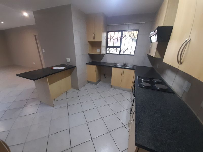 Duplex Townhouse @ R13,250 - Photo 4