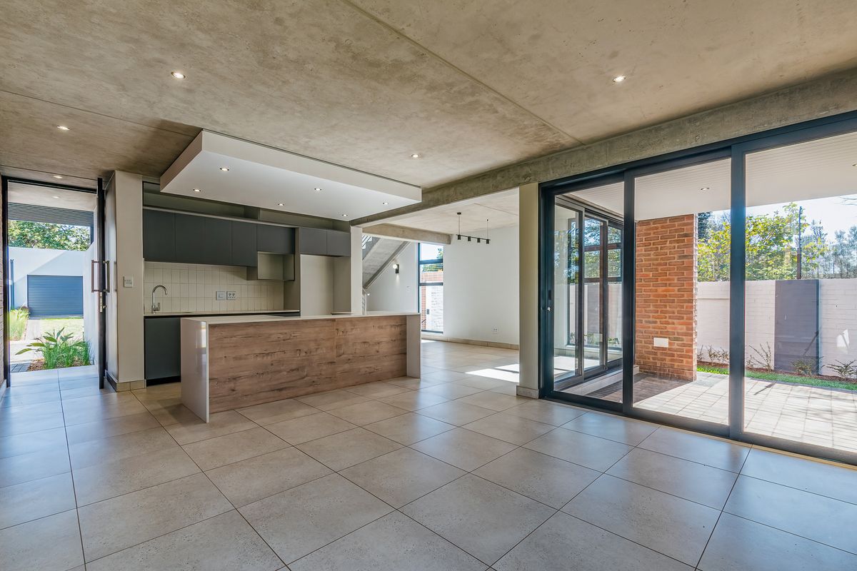 Where executive elegance meets effortless living in the heart of Lynnwood Glen - Photo 4