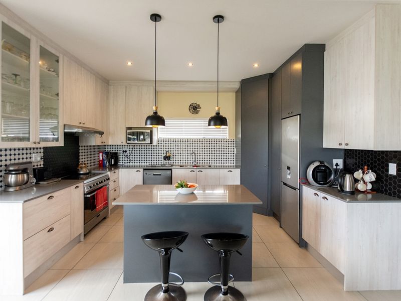 House For Sale In Velddrif - Photo 2