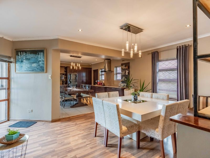 Prime Berea West Level Family Home. Dual Living Option & Development Potential! - Photo 3