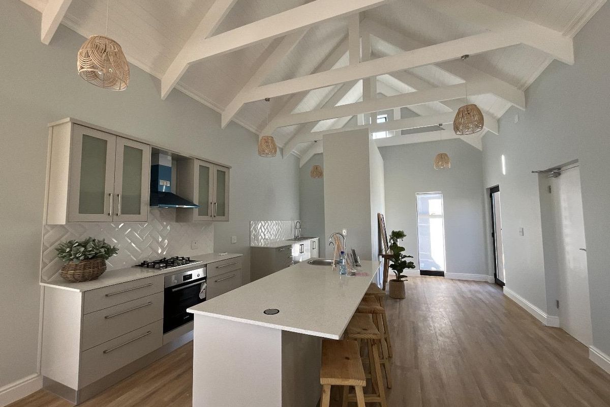 Where Luxury Meets the Fairway | Designer Living in Mount Royal Golf Estate - Photo 3