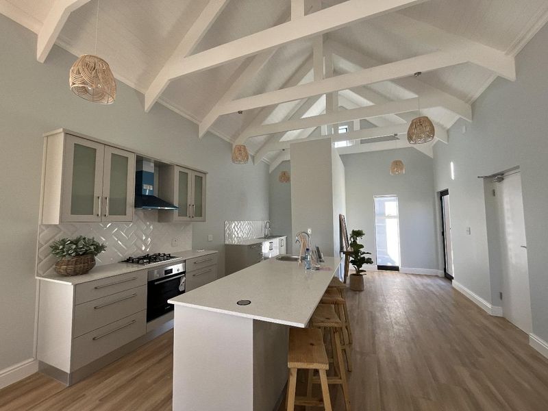 Where Luxury Meets the Fairway | Designer Living in Mount Royal Golf Estate - Photo 3