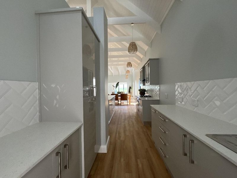 Where Luxury Meets the Fairway | Designer Living in Mount Royal Golf Estate - Photo 7