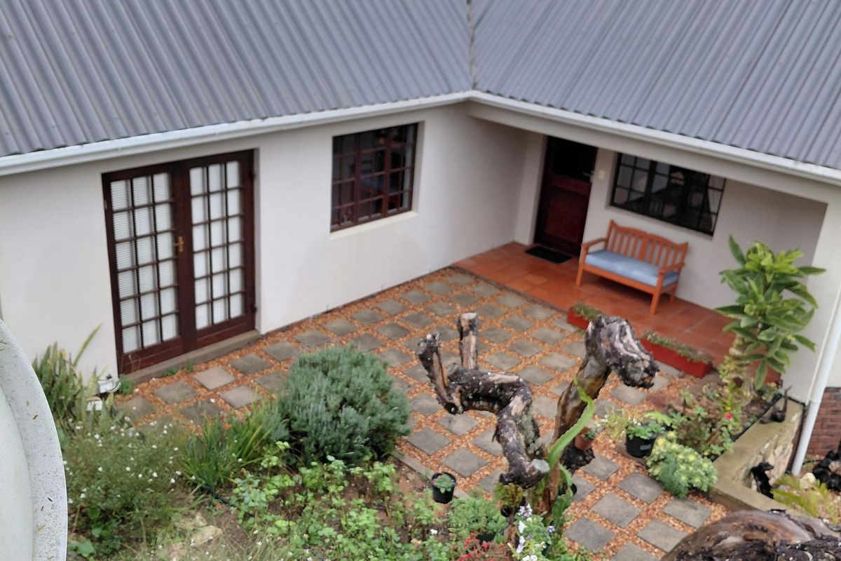 Elegant Family Home in Sought - After Stilbaai Wes - Photo 2