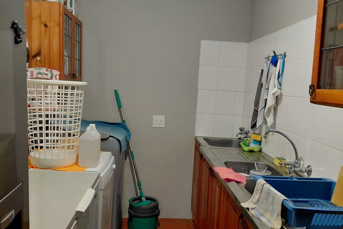 Elegant Family Home in Sought - After Stilbaai Wes - Photo 4
