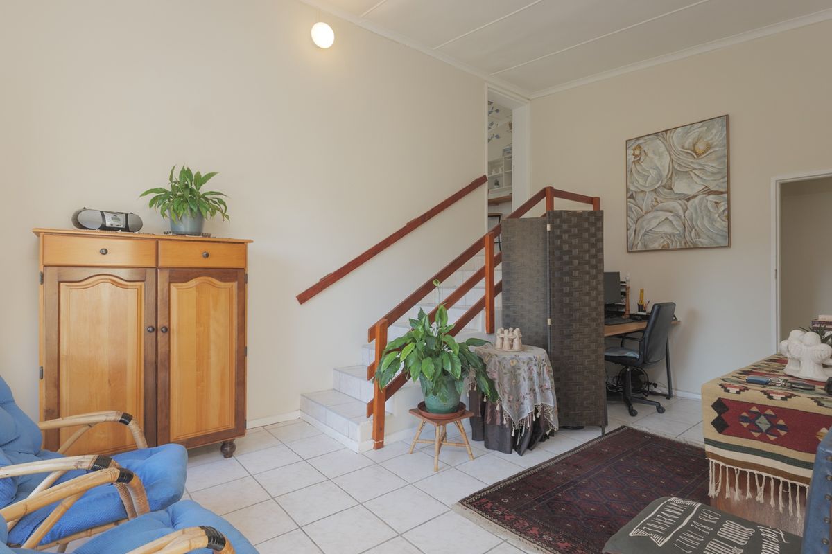 Spacious Coastal Retreat in the Heart of Struisbaai - Photo 4