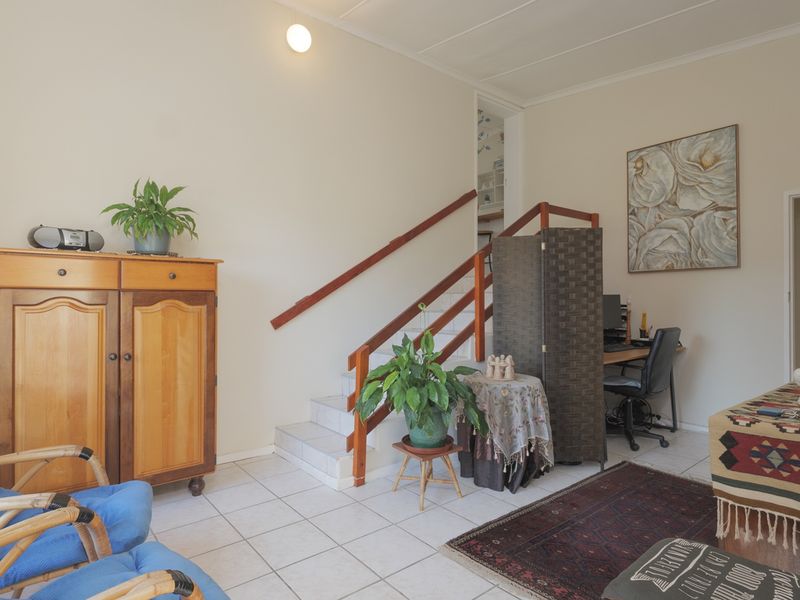 Spacious Coastal Retreat in the Heart of Struisbaai - Photo 4