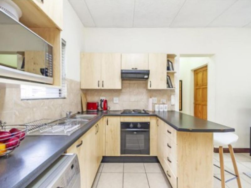 Lock-Up-and-Go 1-Bedroom Apartment with Private Balcony in Ferndale - Photo 3