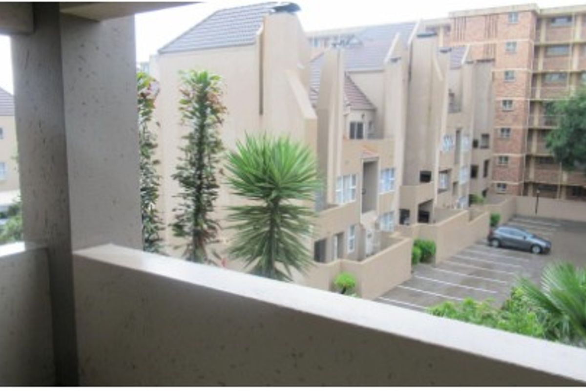 Convenient and Secure 1-Bedroom Apartment in Ferndale - Photo 2