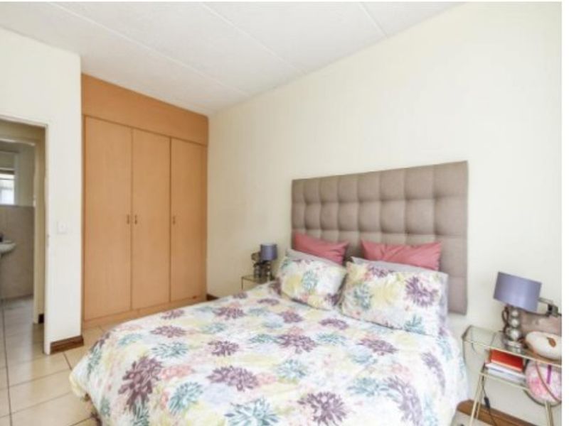 Lock-Up-and-Go 1-Bedroom Apartment with Private Balcony in Ferndale - Photo 10