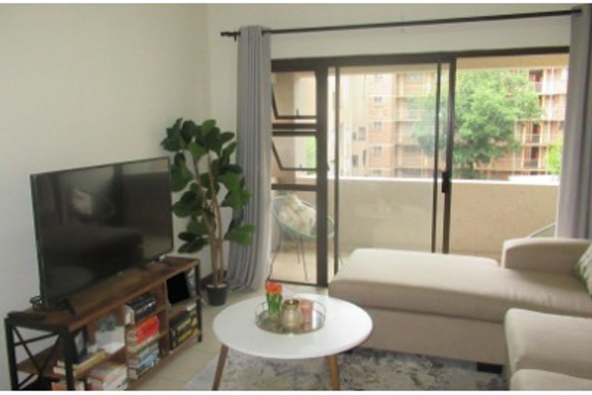 Lock-Up-and-Go 1-Bedroom Apartment with Private Balcony in Ferndale - Photo 2