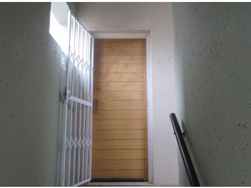 Lock-Up-and-Go 1-Bedroom Apartment with Private Balcony in Ferndale - Photo 8